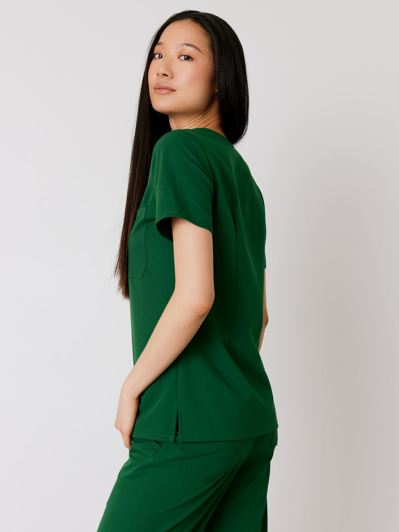 GABRIELLE RE-GARDE™ - VERT EDEN - One Pocket Scrub Top - SILVADUR™||GABRIELLE RE-GARDE™ - VERT EDEN - Haut Une Poche - SILVADUR™