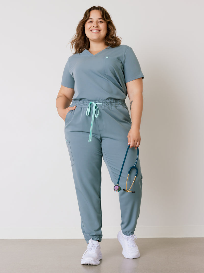 ROSIE RE-GARDE™ - GRIS OCÉAN - Jogger Scrub Pants - SILVADUR™||ROSIE RE-GARDE™ - GRIS OCÉAN - Pantalon Jogger - SILVADUR™