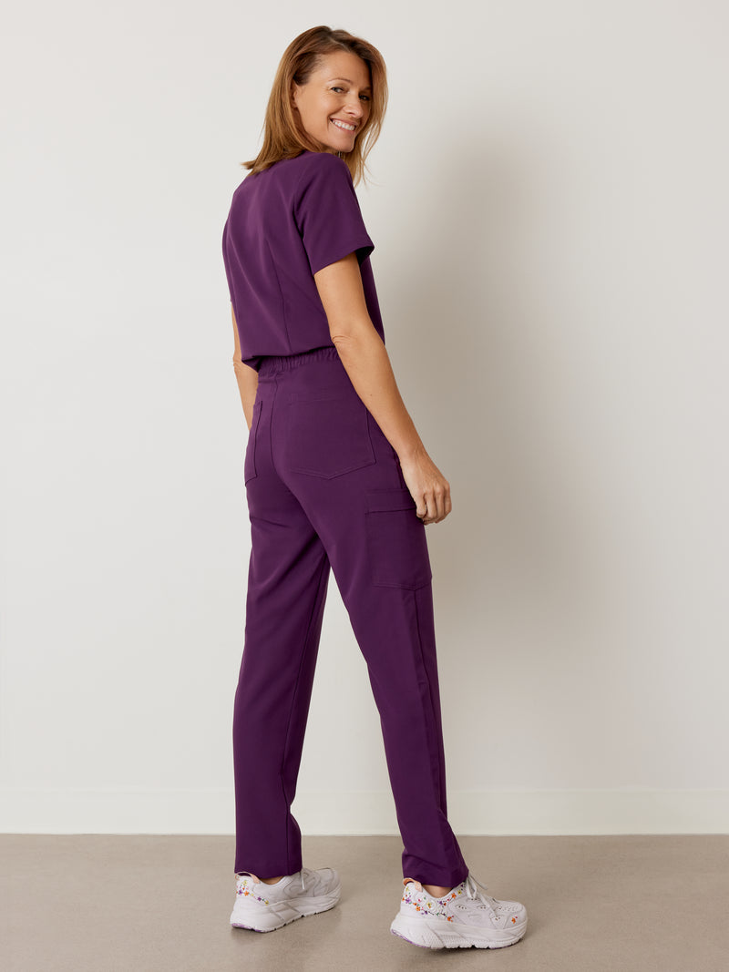 JULIETA RE-GARDE™ - AUBERGINE - Straight Cut Scrub Pants - SILVADUR™||JULIETA RE-GARDE™ - AUBERGINE - Pantalon Coupe Droite - SILVADUR™