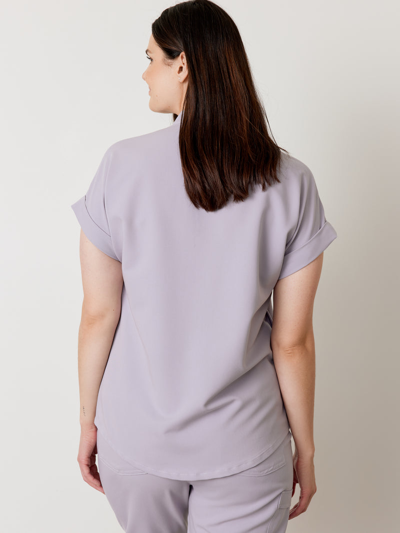 CHARLIE RE-GARDE™ - PERLE - Mandarine Collar Scrub Top - SILVADUR™||CHARLIE RE-GARDE™ - PERLE - Haut Col Mao - SILVADUR™