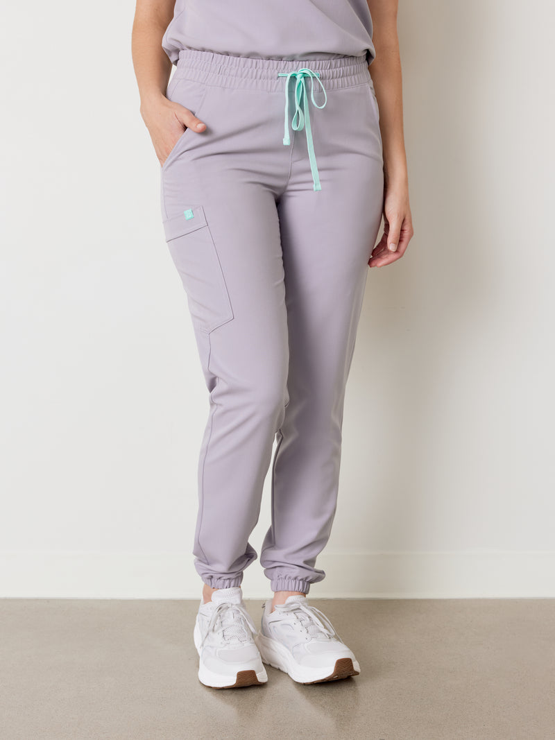 ROSIE RE-GARDE™ - PERLE - Jogger Scrub Pants - SILVADUR™||ROSIE RE-GARDE™ - PERLE - Pantalon Jogger - SILVADUR™