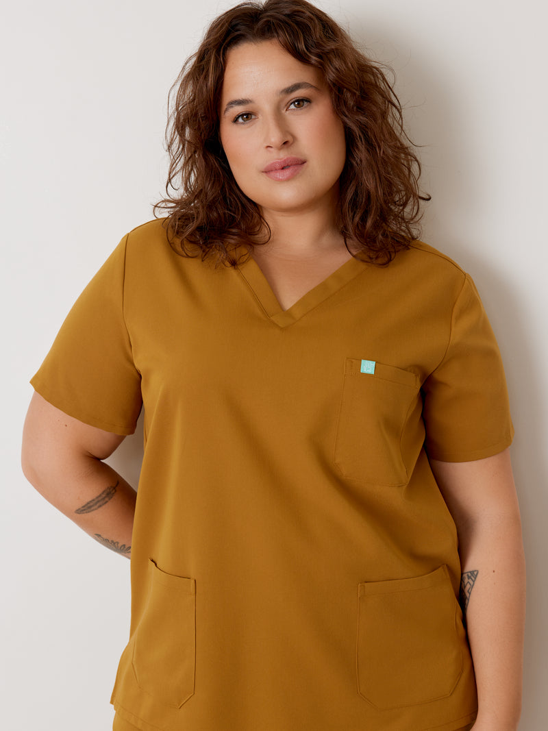 CHLOE RE-GARDE™ - BRONZE - Three Pockets Scrub Top - SILVADUR™||CHLOE RE-GARDE™ - BRONZE - Haut Trois Poches - SILVADUR™