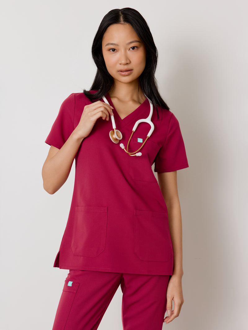 CHLOE RE-GARDE™ - BAIE SAUVAGE - Three Pockets Scrub Top - SILVADUR™||CHLOE RE-GARDE™ - BAIE SAUVAGE - Haut Trois Poches - SILVADUR™