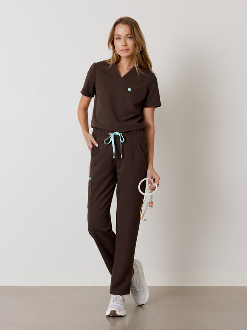 JULIETA RE-GARDE™ - CHOCOLAT - Straight Cut Scrub Pants - SILVADUR™||JULIETA RE-GARDE™ - CHOCOLAT - Pantalon Coupe Droite - SILVADUR™