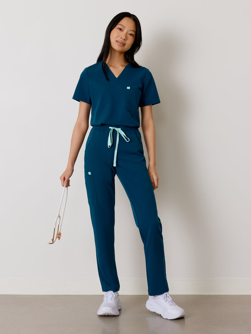 JULIETA RE-GARDE™ - BLEU OPALE - Straight Cut Scrub Pants - SILVADUR™||JULIETA RE-GARDE™ - BLEU OPALE - Pantalon Coupe Droite - SILVADUR™