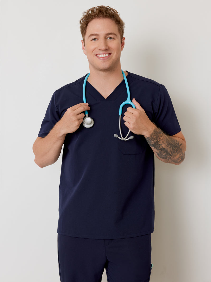 LOGAN RE-GARDE™ - BLEU NAUTIQUE - One Pocket Men's Scrub Top - SILVADUR™||LOGAN RE-GARDE™ - BLEU NAUTIQUE - Haut Une Poche - SILVADUR™