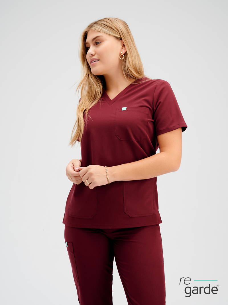 CHLOE RE GARDE BOURGOGNE Three Pockets Scrub Top Garde Malade